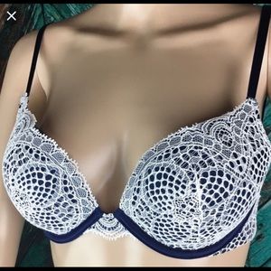 Victoria’s Secret Very Sexy Push Up bra